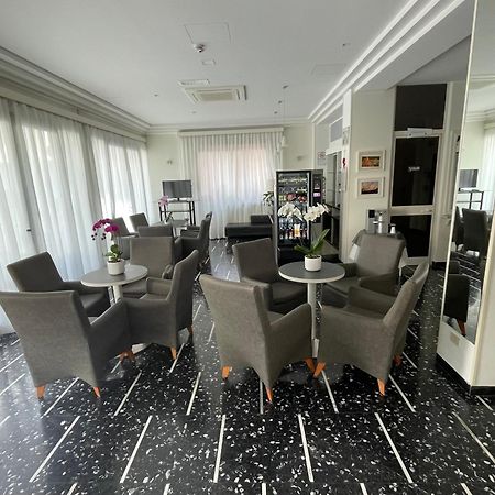 Hotel D'Annunzio กัตตอลิกา ภายนอก รูปภาพ
